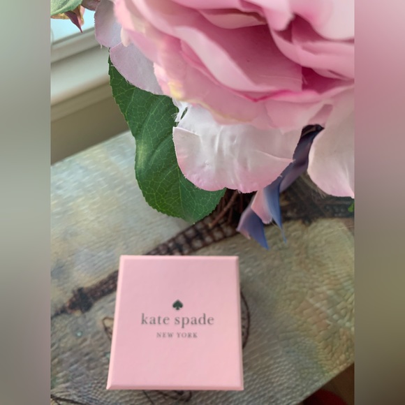 NWT Kate Spade Golden Round Quartz Cubic Zirconia Studs - Picture 5 of 5